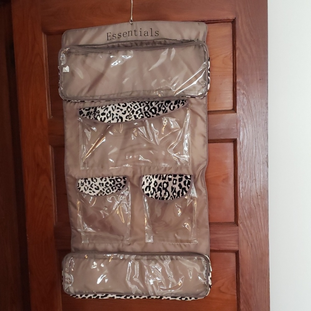 Hanging organizer